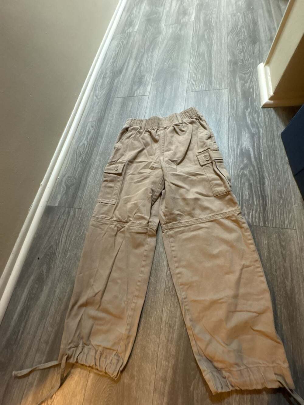 Forever 21 Women's Tan Elastic Waist Cargo Pants